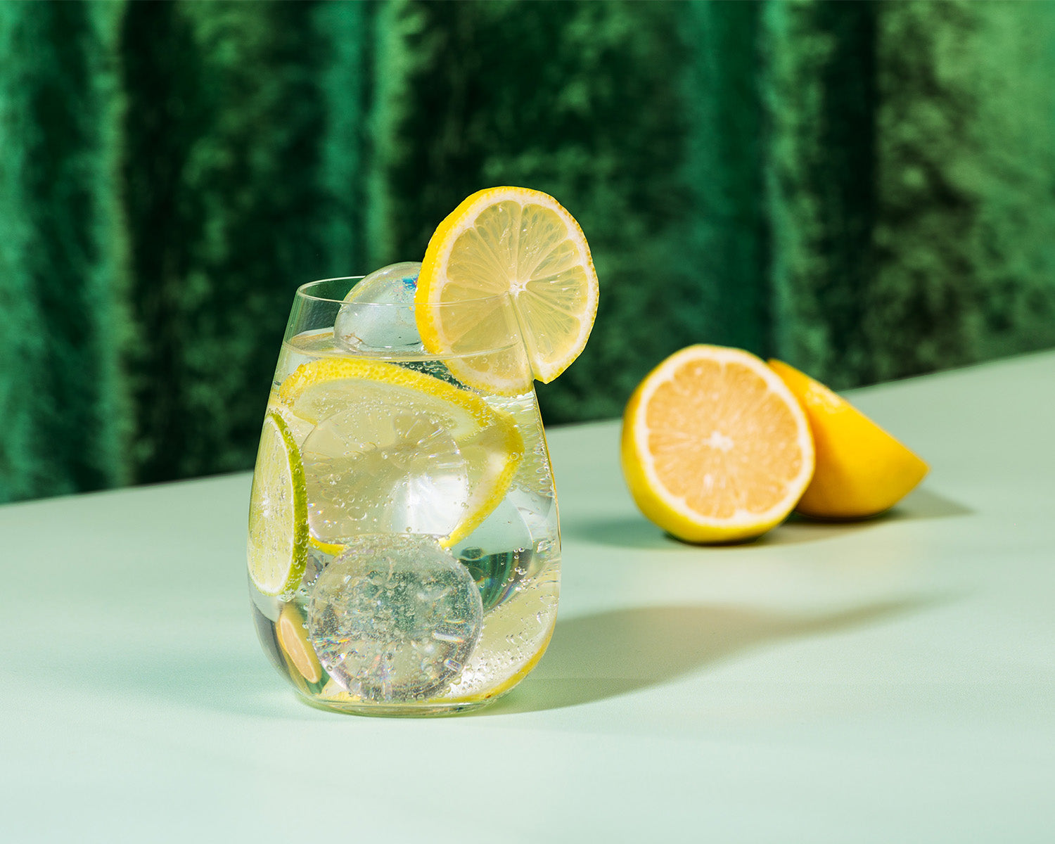 GIN & TONIC